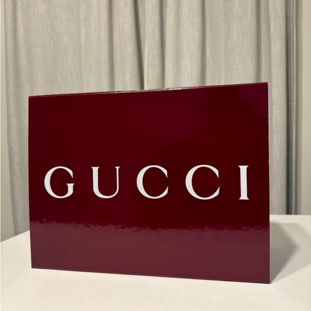 Elegant Burgundy Leather Shoulder Bag - Picture 4 of 15